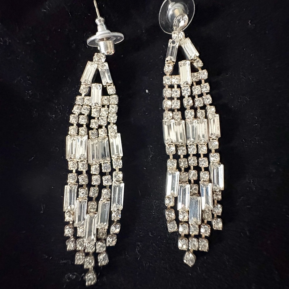 Crystal Drop Chandelier Stunning Pierced Earrings - Silver Tone